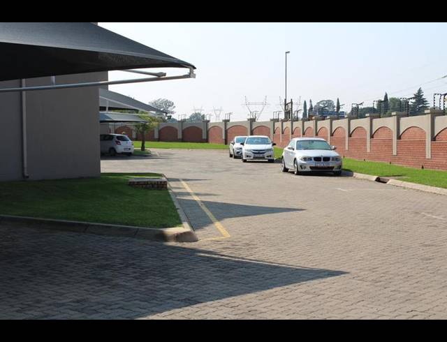 2 BEDROOM TOWNHOUSE FOR SALE IN BRENTWOOD PARK